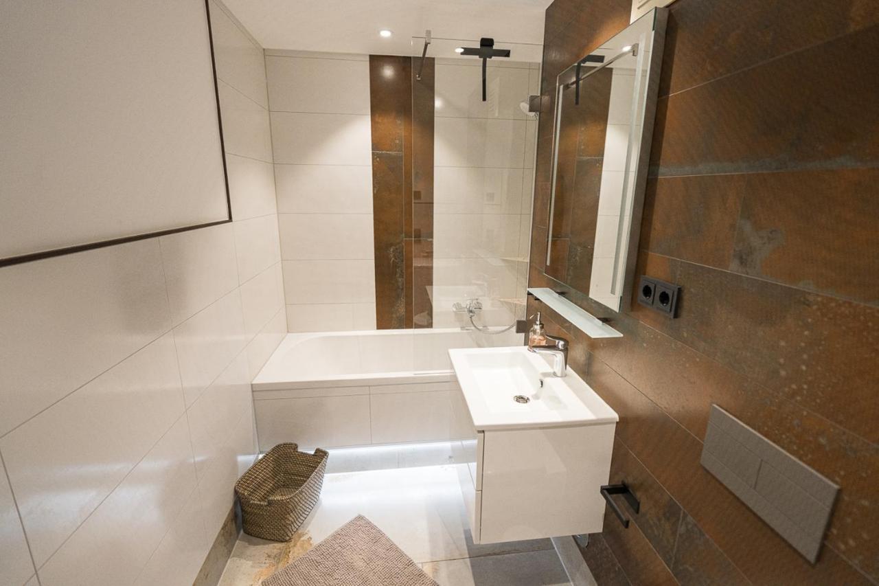 Stylisches Apartment Im Herzen Von Dresden + Parkplatz + Netflix + Self Check-In Esterno foto
